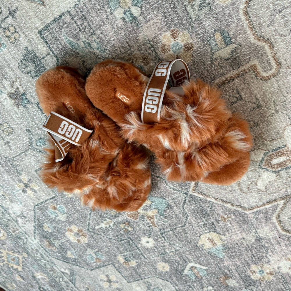 Fuzzy Ugg Slides